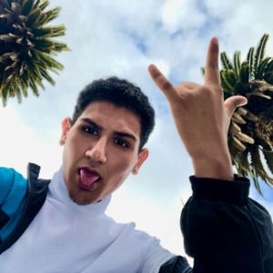 Meet your Posher, Moises